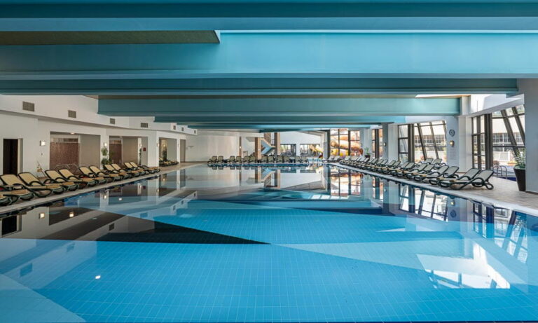 Limak-Lara-Deluxe-Hotel-HB-Hotel-Indoorpool-Trainingslager-Turkei-1000px