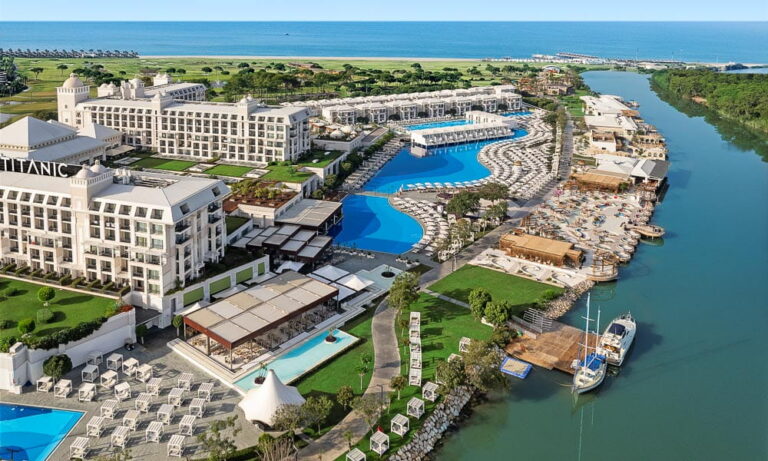 TDGB-HB-Hotel-Pool2-aussen-Trainingslager-Turkei-1000px
