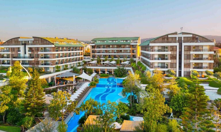 Emir-Tui-Blue-Side-HB-Hotel-aussen-Trainingslager-Turkei-1000px